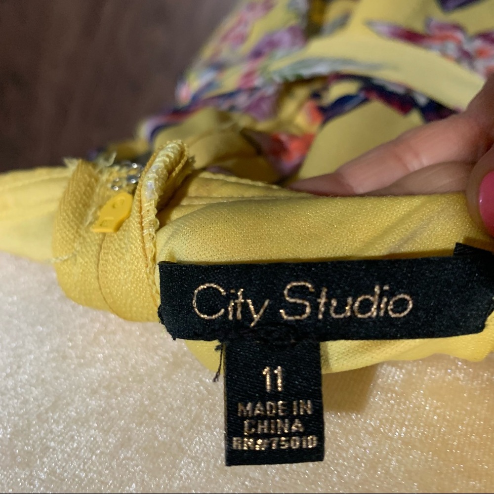 CITY STUDIO DRESS - Picture 6 of 6